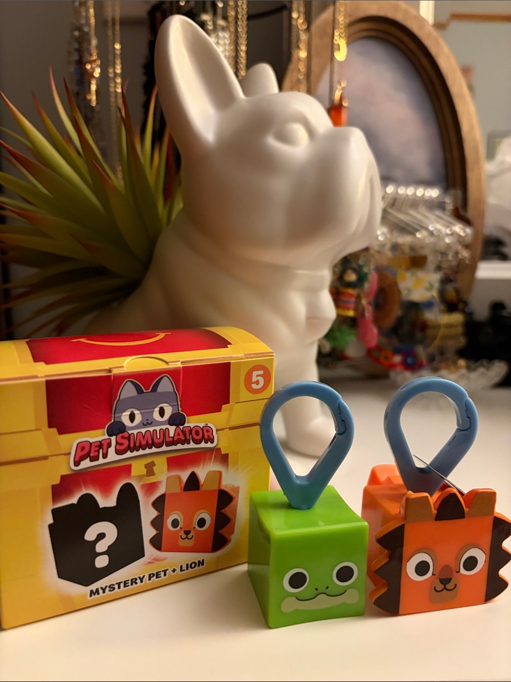 McDonald’s Pet Simulator- Mystery Pet and Lion Keychain Pack #5